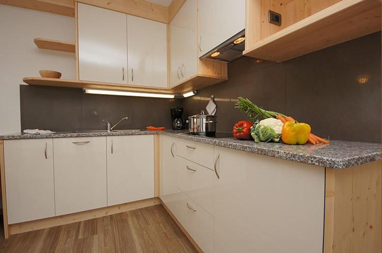 Ciasa Wallis Badia  Habitación foto
