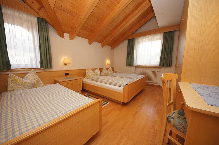 Ciasa Wallis Badia  Habitación foto